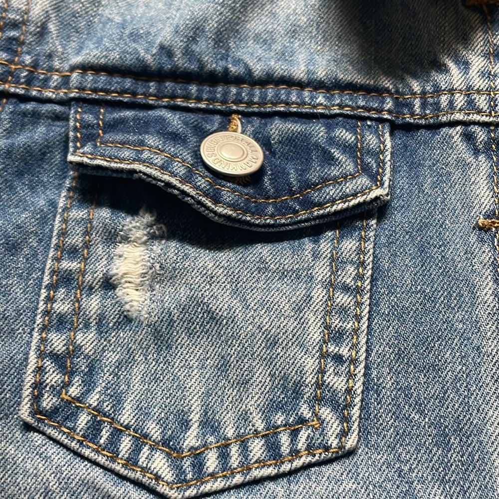 Child’s Jean Jacket.. - Picture 6 of 6